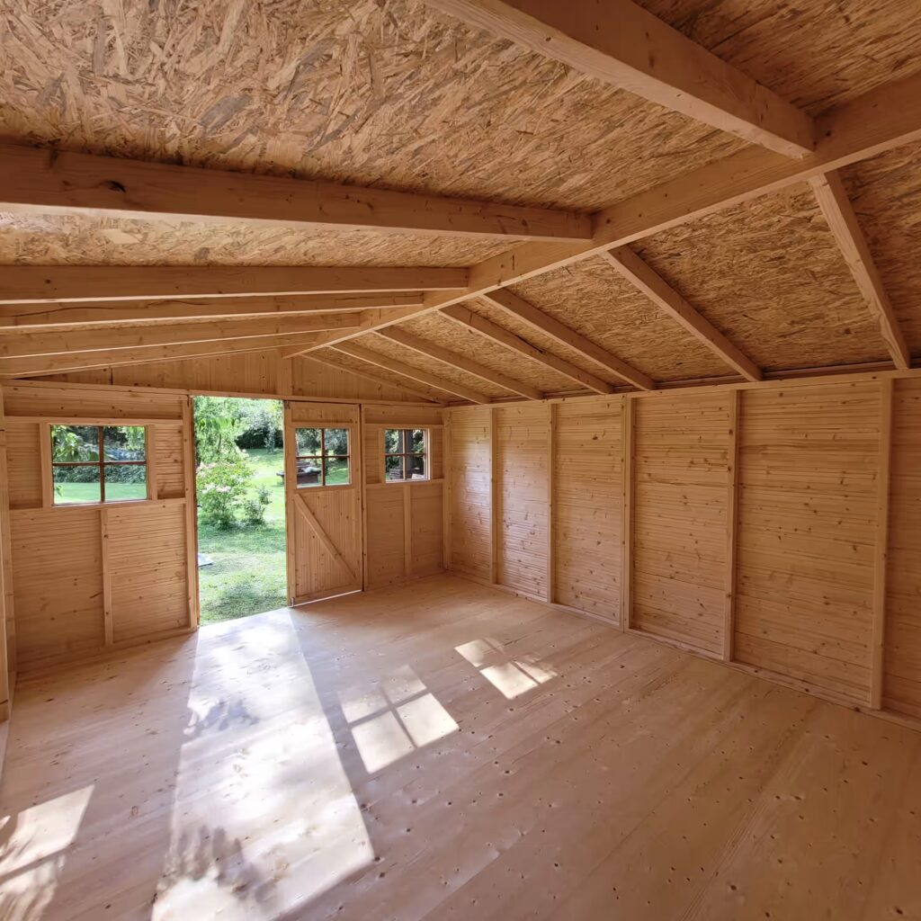 Drewniany domek ogrodowy Classic 8 wnętrze drewnianego domku ogrodowego